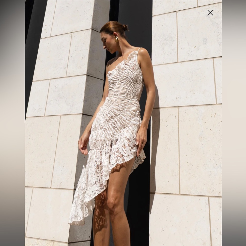 One-Shoulder Asymmetric Lace Dress in Ivory